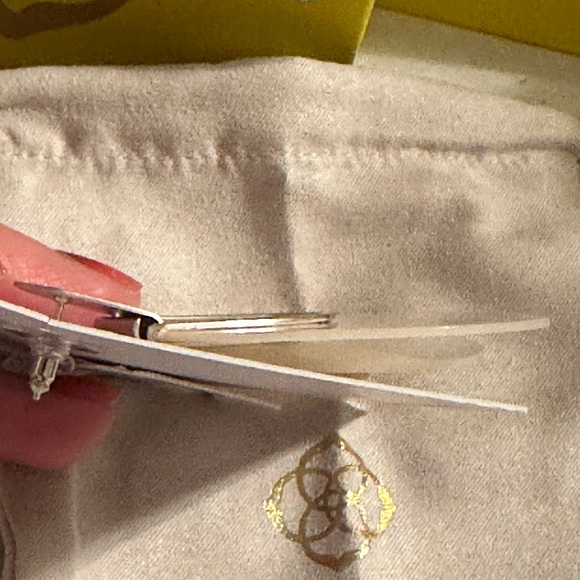 Kendra Scott Diane Silver Statement Earrings in Ivory Mother-of-Pearl NWT - Picture 6 of 8